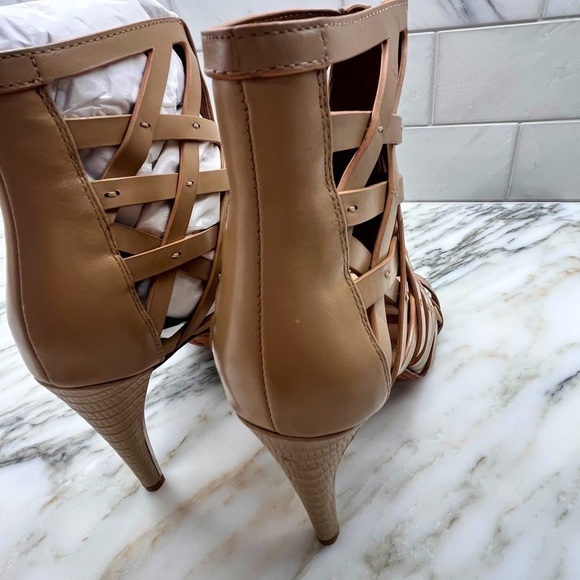 NEW! BCBGMaxAzria Eleni Caged Sandals Women's Shoes Khaki Size 8 - Picture 10 of 15